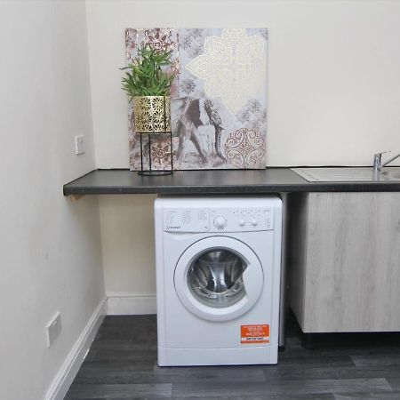 Lovely Twin Bed Studio Near Coventry Shopping Centre ภายนอก รูปภาพ