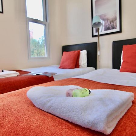 Lovely Twin Bed Studio Near Coventry Shopping Centre ภายนอก รูปภาพ