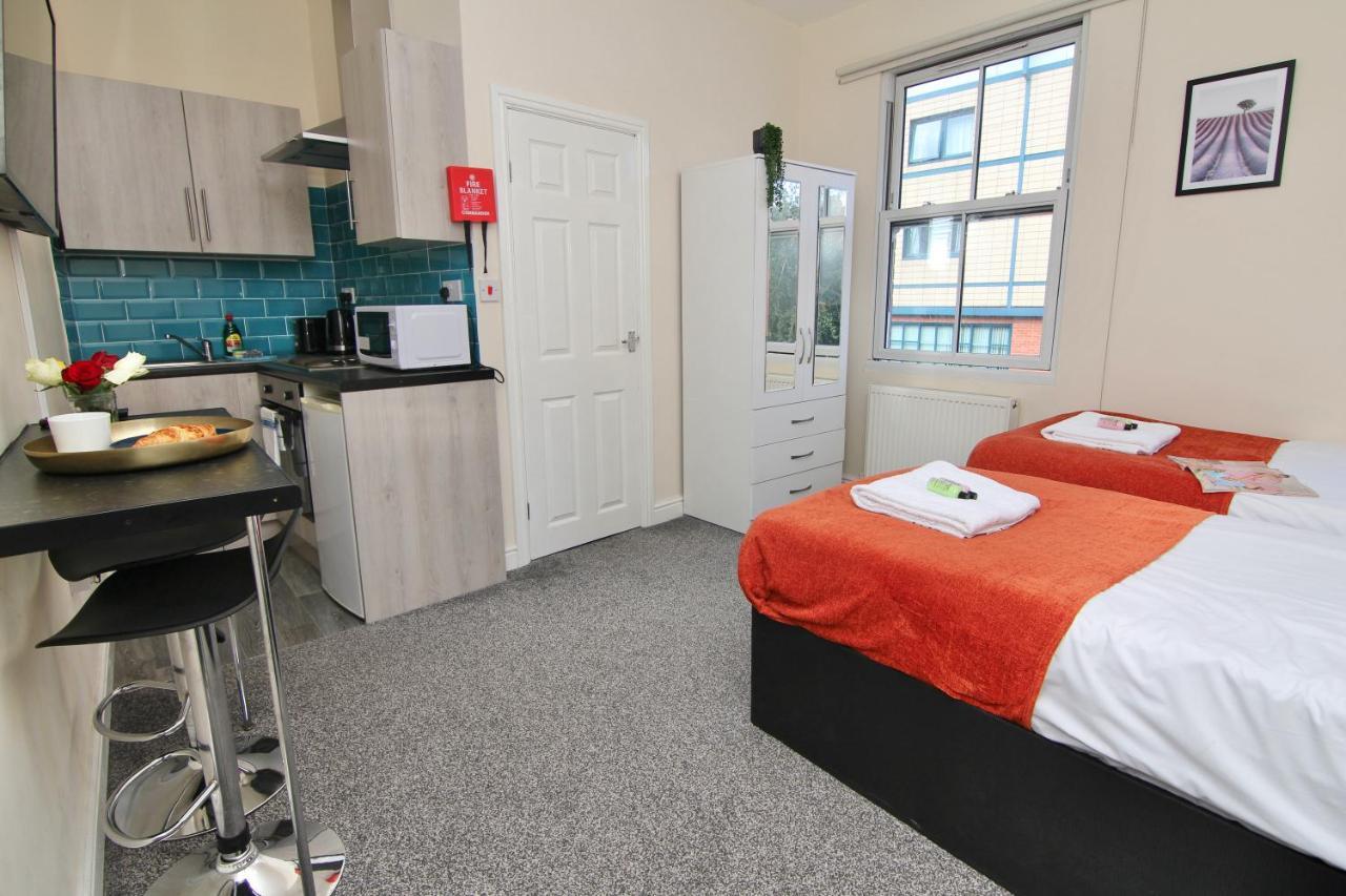 Lovely Twin Bed Studio Near Coventry Shopping Centre ภายนอก รูปภาพ