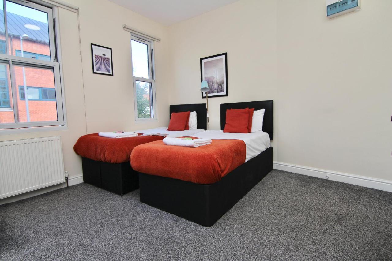 Lovely Twin Bed Studio Near Coventry Shopping Centre ภายนอก รูปภาพ